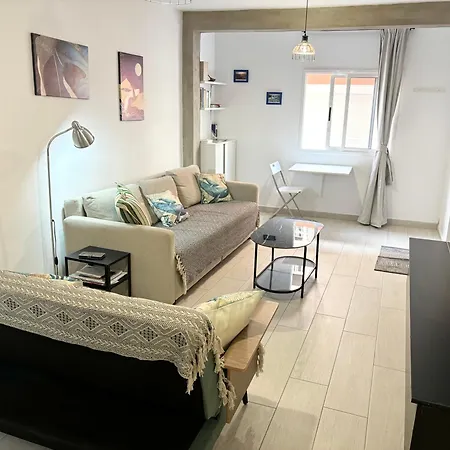 Central & Modern In Playa Las Vistas 아파트 *